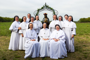 Mother Assumpta, Sr. Joseph Andrew with Texas sisters